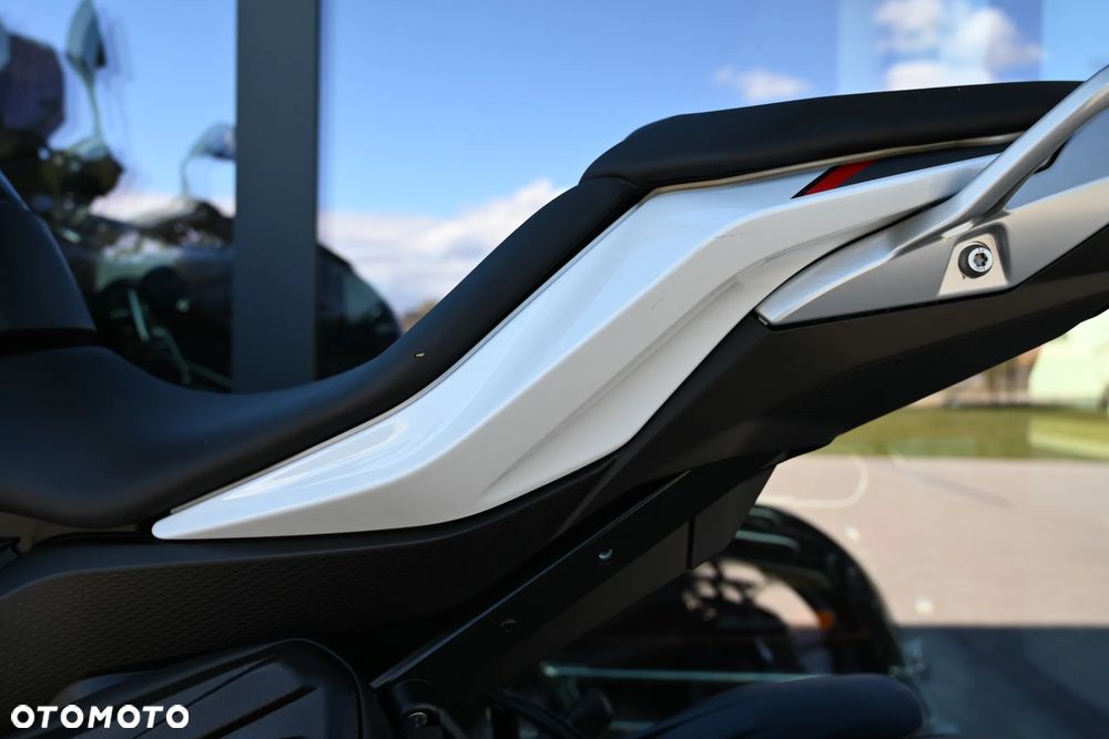 BMW XR - 16