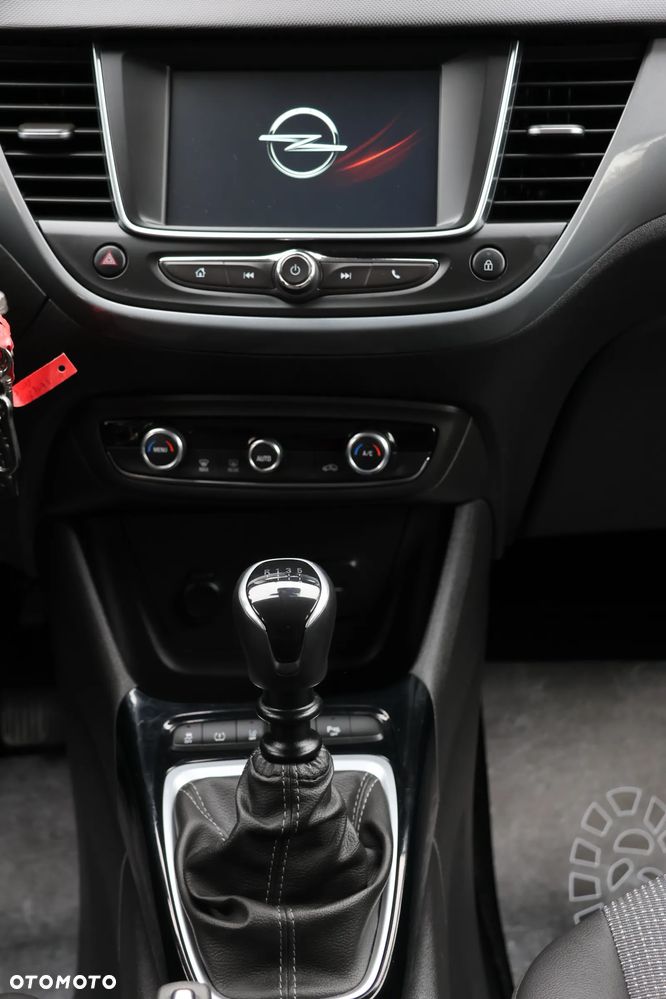 Opel Crossland X 1.2 T Design Line S&S - 22