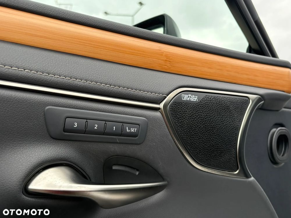 Lexus ES 300h Omotenashi - 10