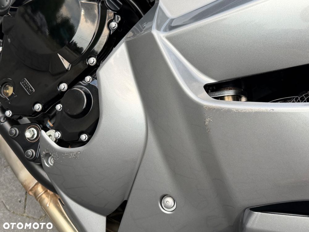 Suzuki GSX - 18