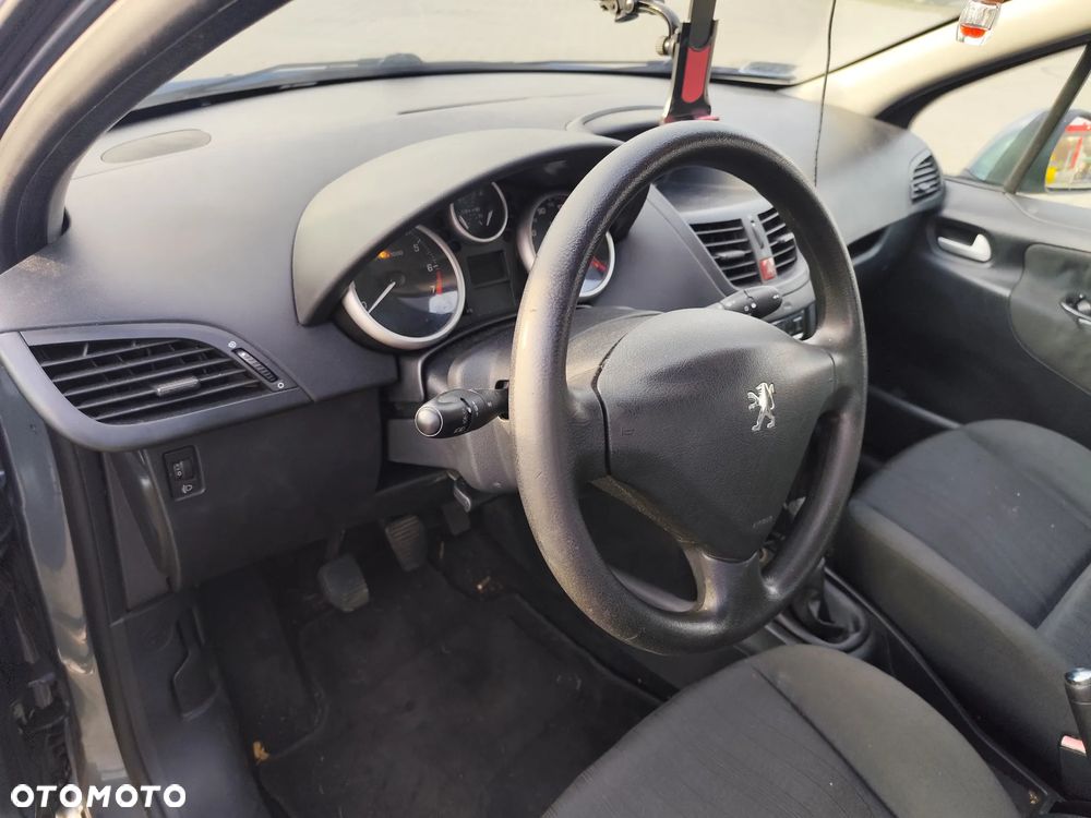 Peugeot 207 1.4 16V Presence - 15