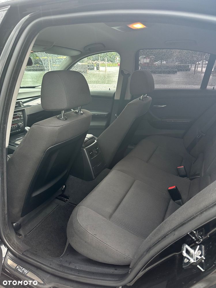 BMW Seria 3 318i Edition Sport - 10