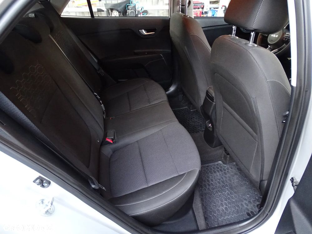 Kia Rio 1.0 T-GDI L - 23