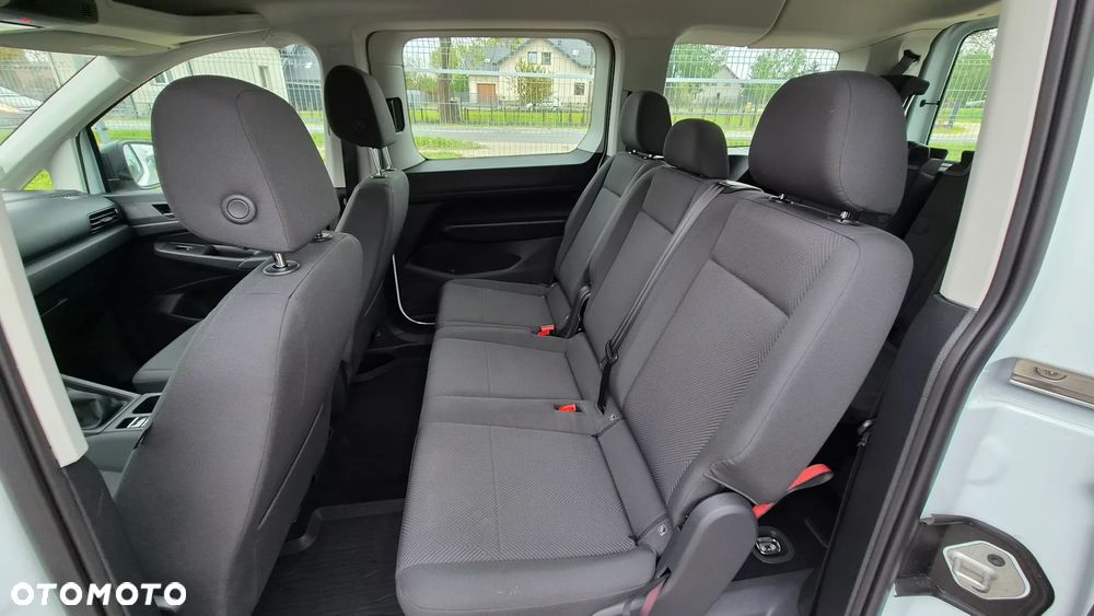 Ford Tourneo Connect Grand - 19