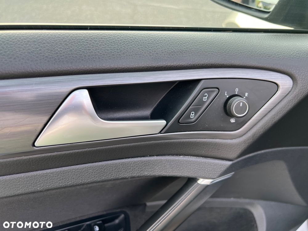 Volkswagen Golf Variant - 12