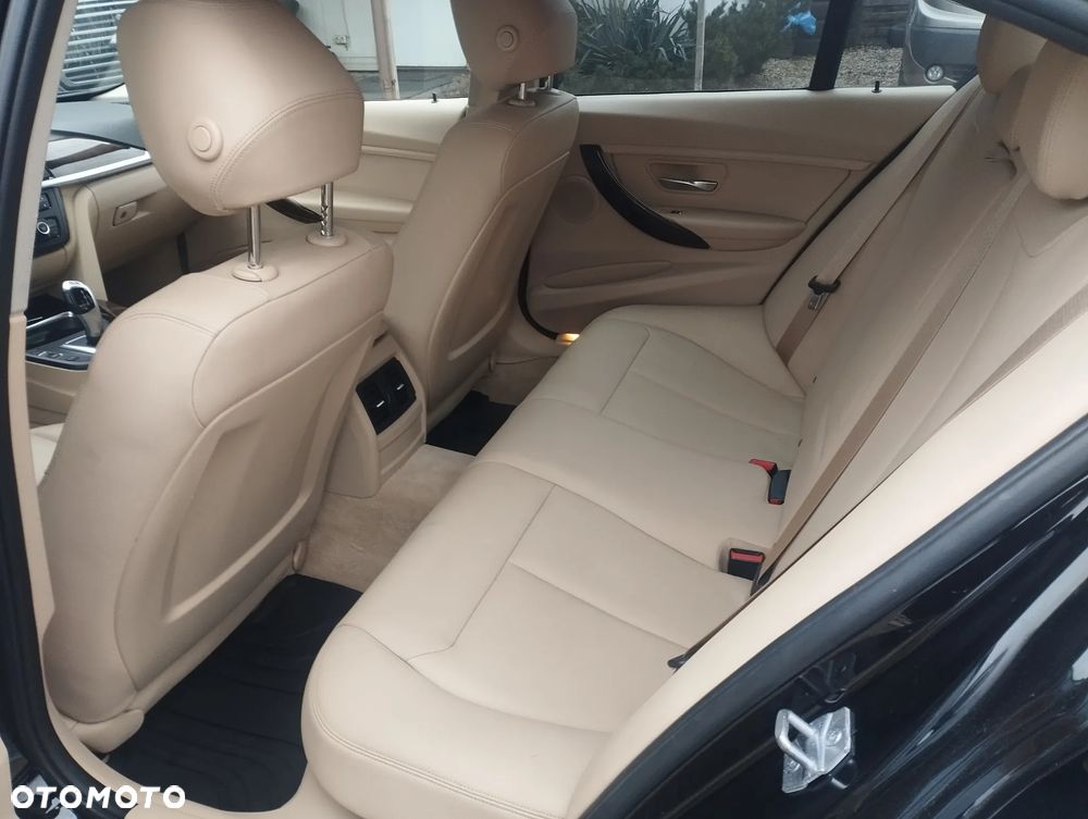 BMW Seria 3 320i - 19