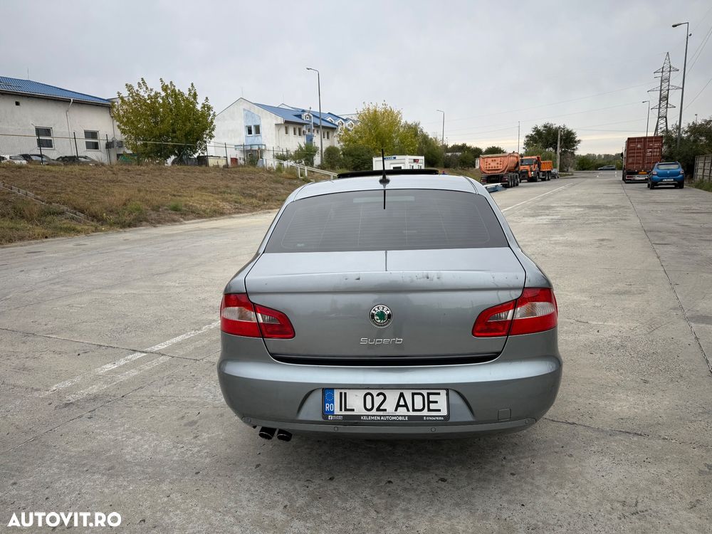 Skoda Superb 2.0 TDI DSG Ambition - 9