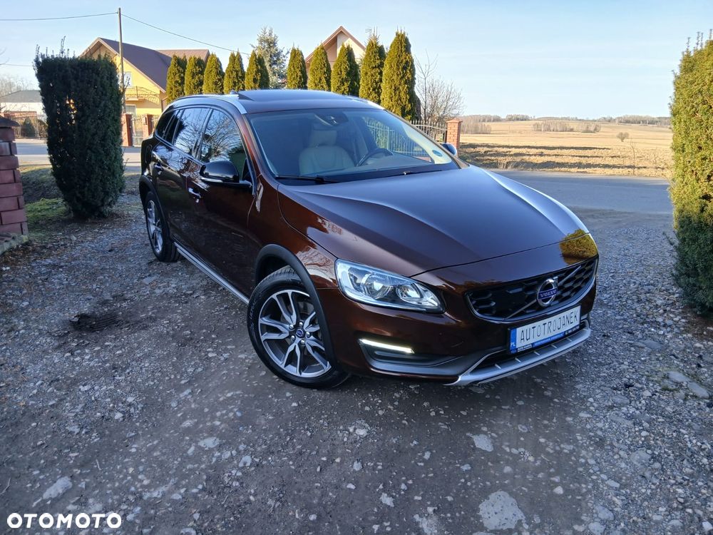 Volvo V60 Cross Country D3 Summum - 1