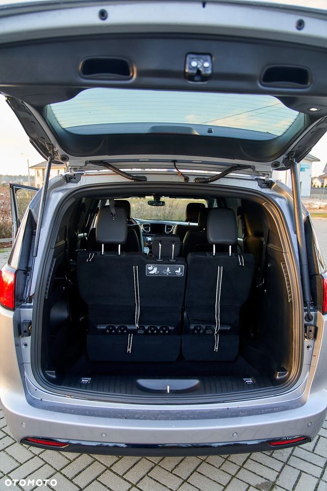 Chrysler Pacifica - 24