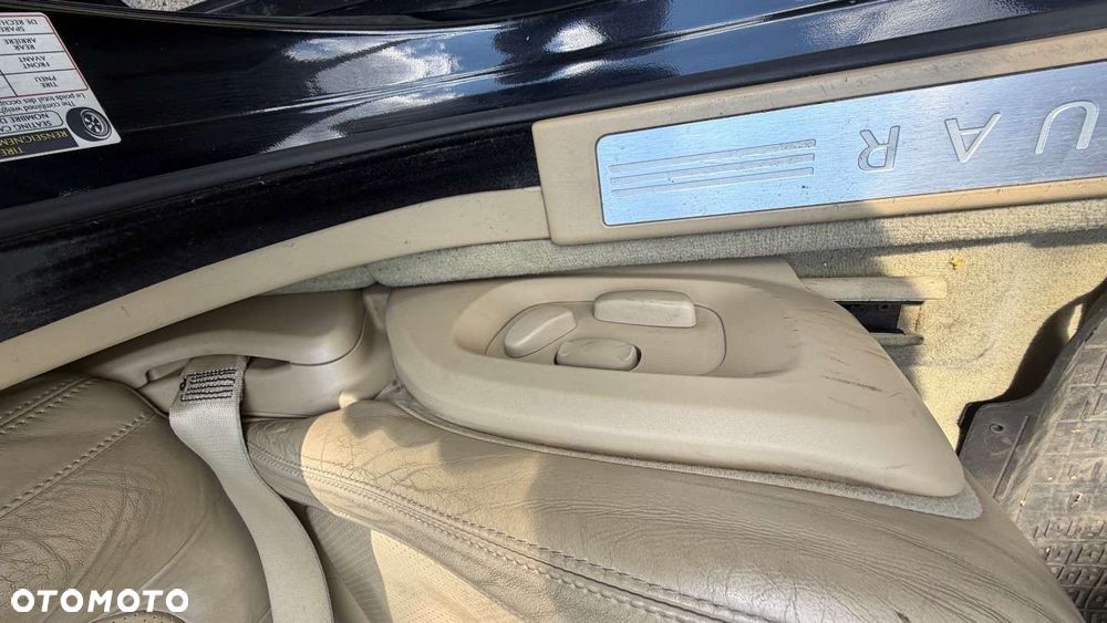 Jaguar XF 5.0 V8 Premium Luxury - 22
