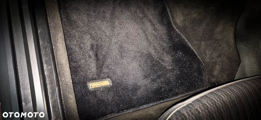 Mercedes-Benz W124 (1984-1993) - 28