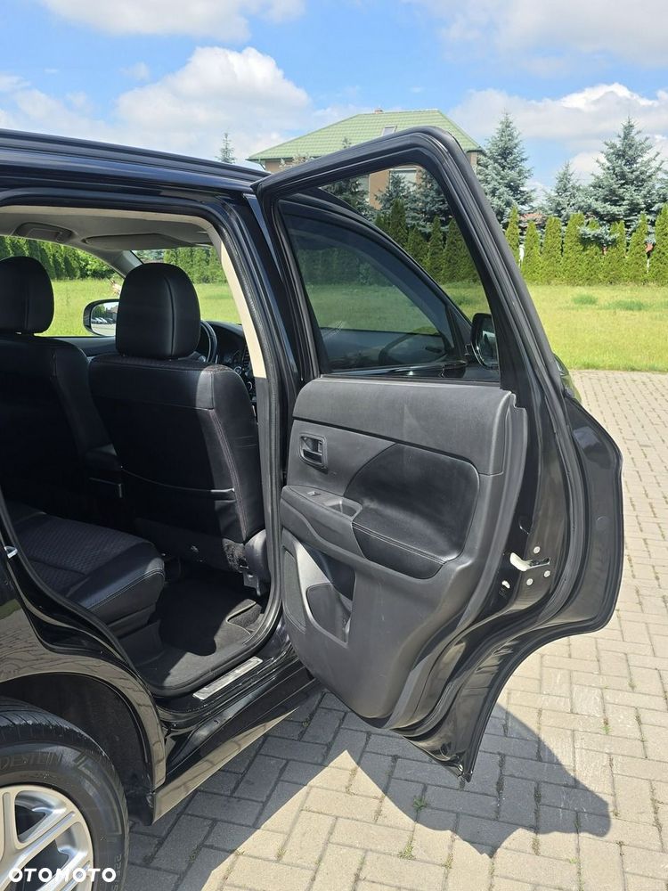 Mitsubishi Outlander - 23