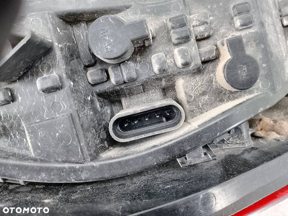 LAMPA TYLNA PRAWA MITSUBISHI COLT VI FL ( 2008-2012 ) HATCHBACK - 8