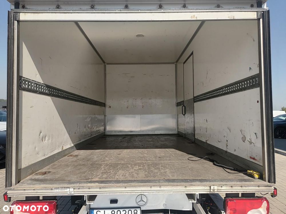 Mercedes-Benz Sprinter - 16