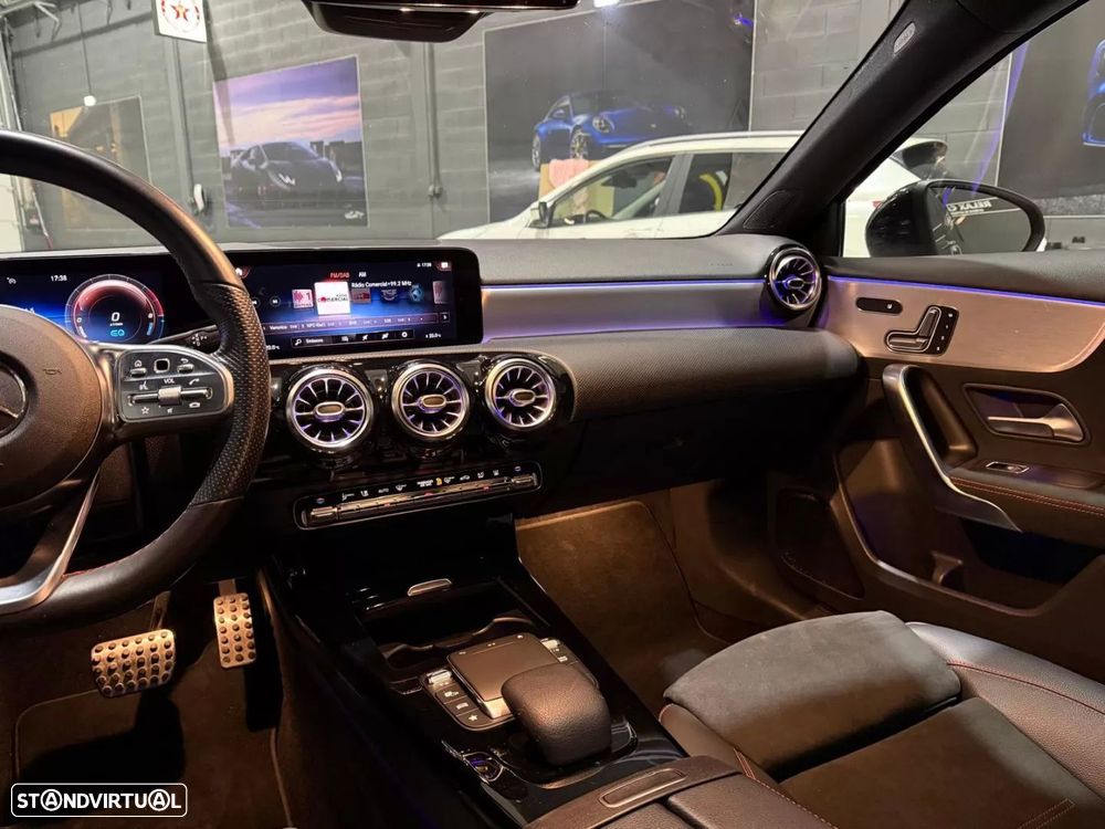 Mercedes-Benz A 250 e AMG Line - 8