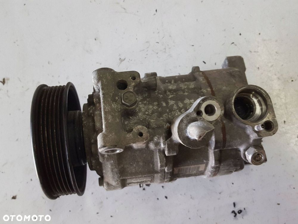 VW PASSAT B8 14-18r 2.0 TDI SPRĘŻARKA KLIMATYZACJI 5Q0820803F - 4