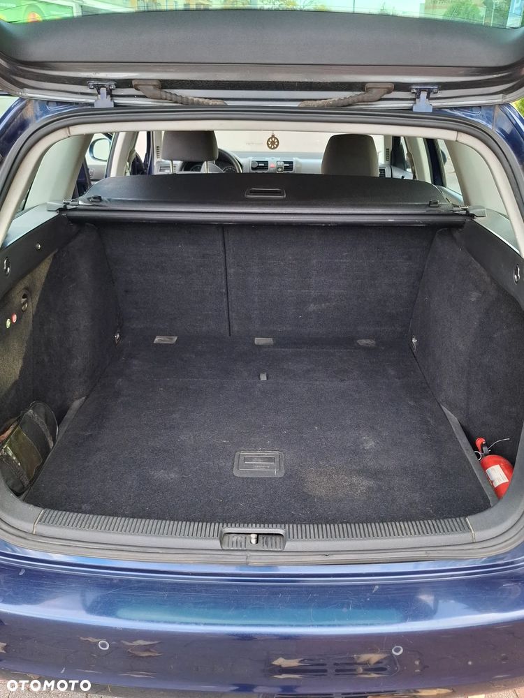 Volkswagen Golf - 8
