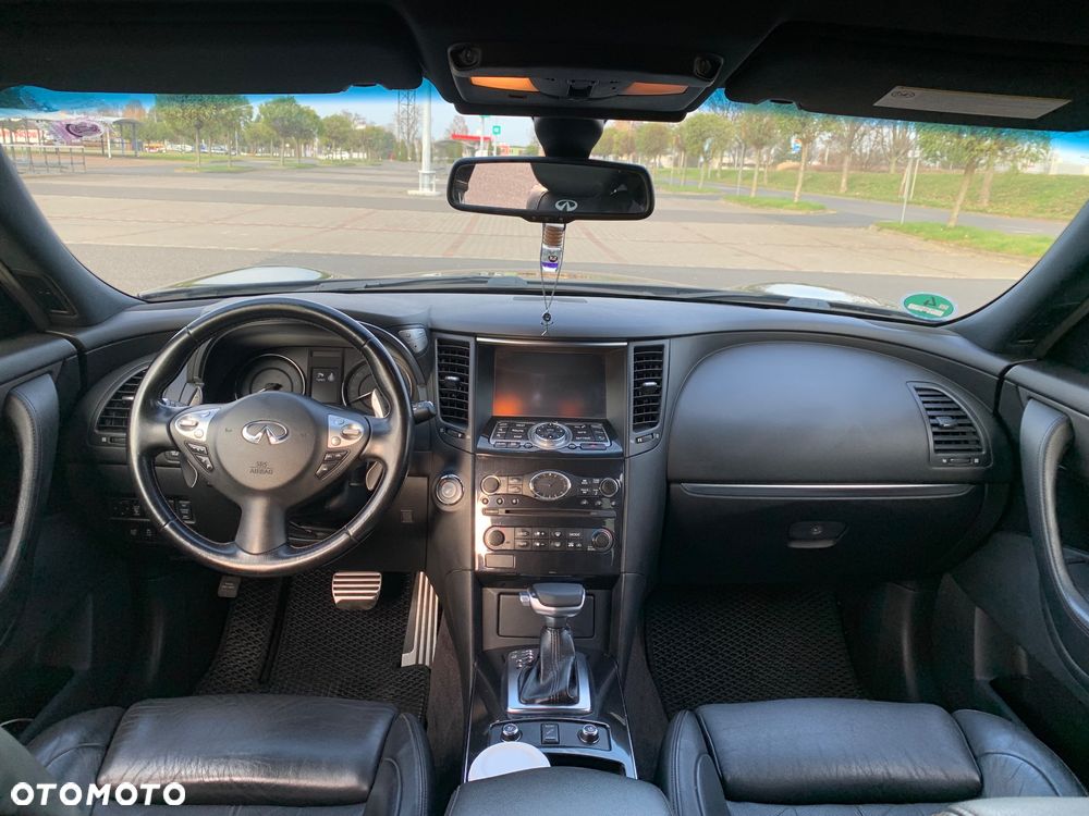 Infiniti QX70 - 7