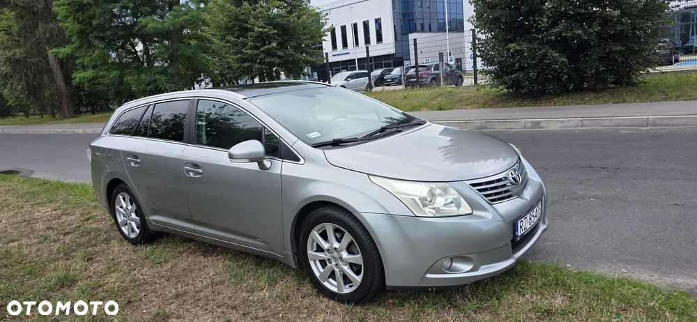 Toyota Avensis 2.0 D-4D Sol - 2