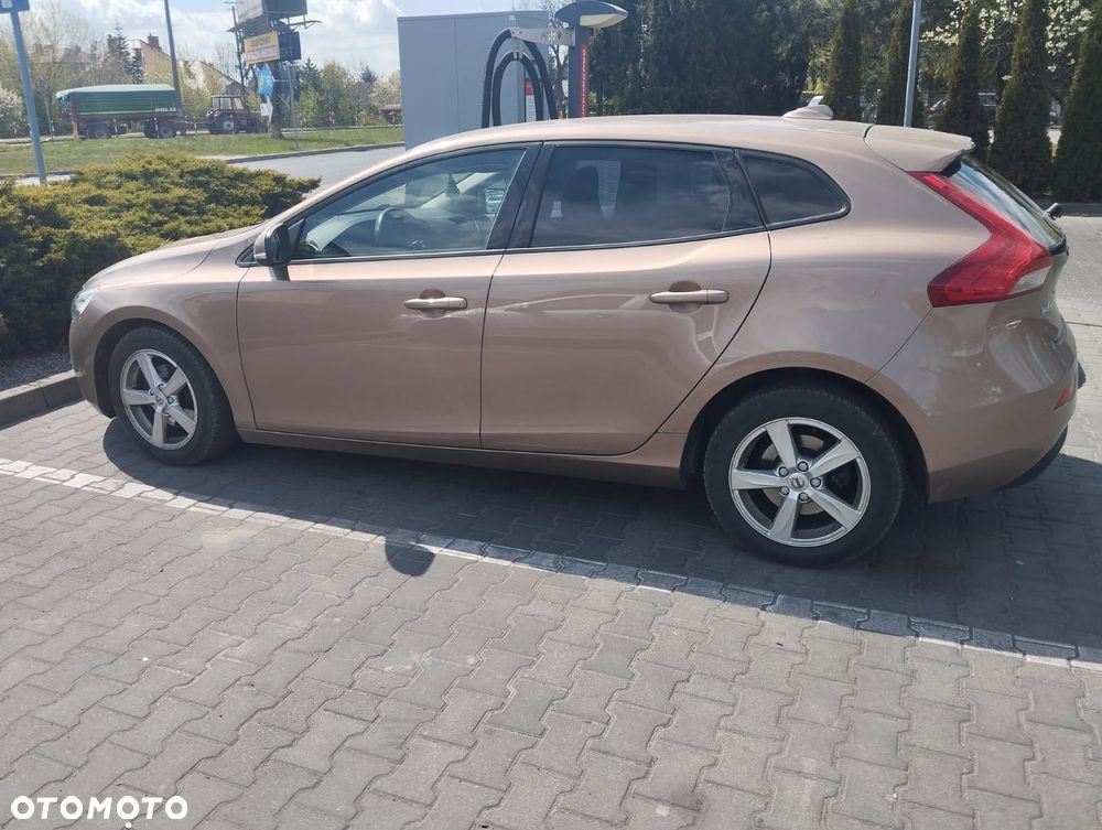 Volvo V40 D2 - 5