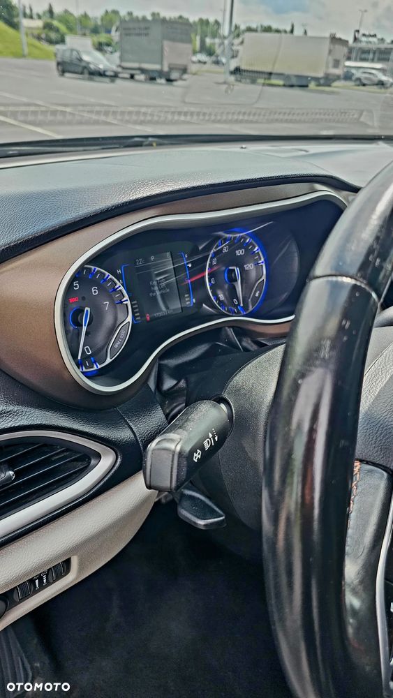 Chrysler Pacifica - 7