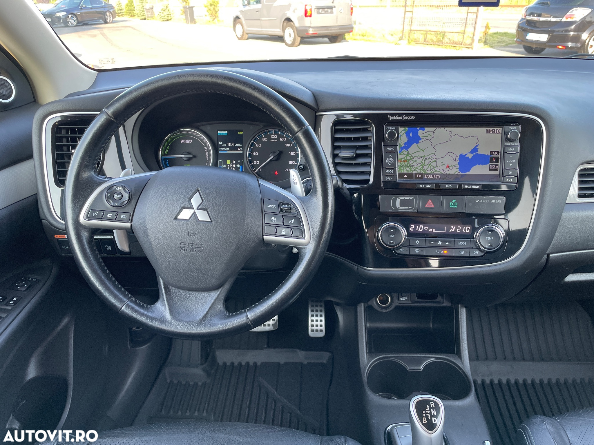 Mitsubishi Outlander 2.0 4WD Plug-In Hybrid - 20