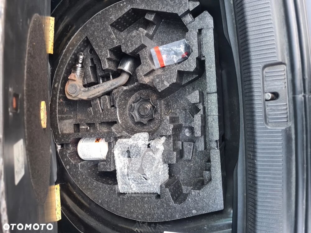 Volkswagen Golf 2.0 TDI DPF BlueMotion Technology MATCH - 35