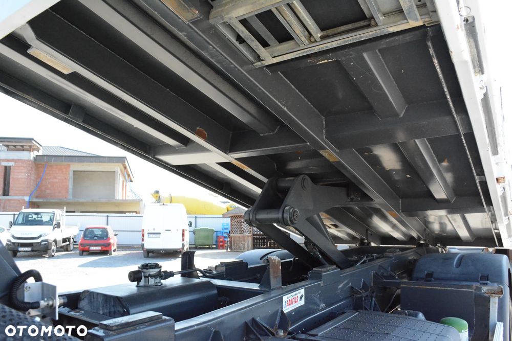 Mercedes-Benz Axor 1833 / 2012r. / 4x2 / Niski przebieg / Świeżo sprowadzony - 17