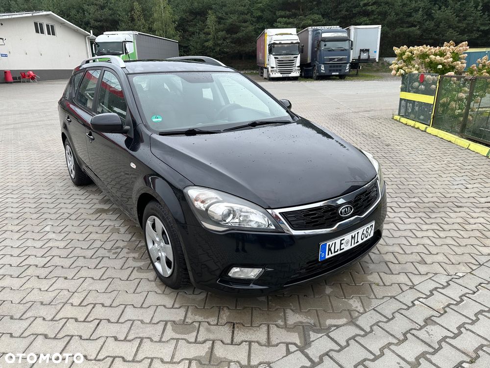 Kia Ceed 1.4 L - 38