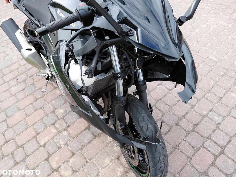 Kawasaki Ninja 400 - 9