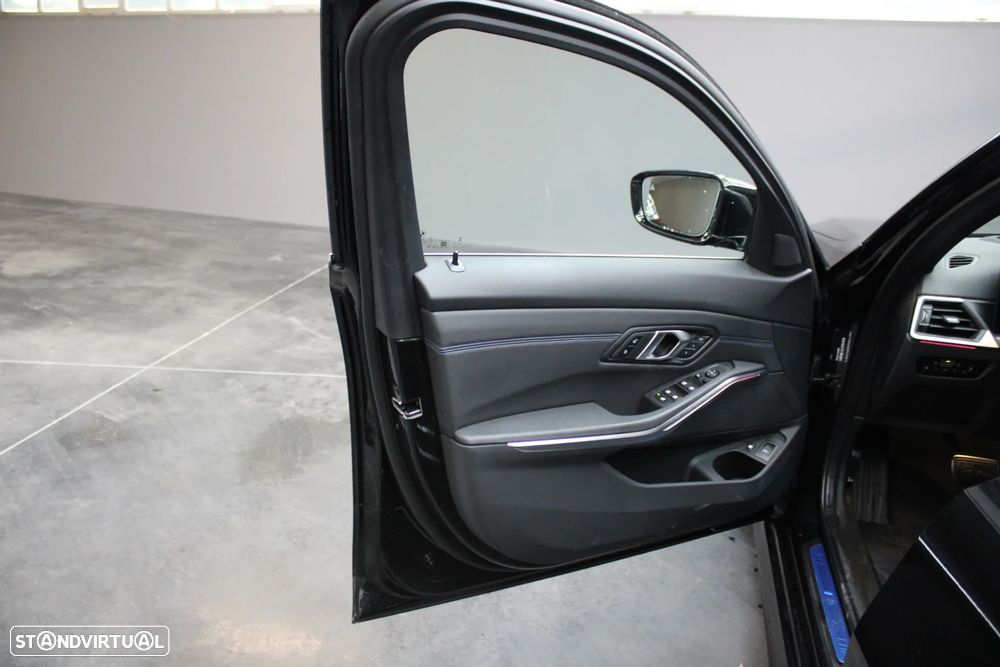BMW 330 e Touring Pack M Auto - 6