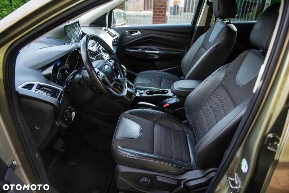 Ford Kuga 2.0 TDCi 4x4 Titanium - 20