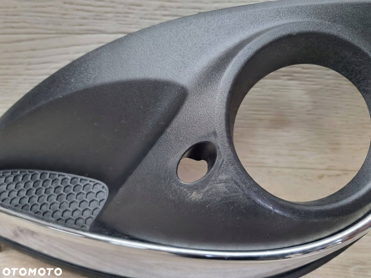 Opel Corsa D 2012 Przód strona prawa Krata halogenu - 4