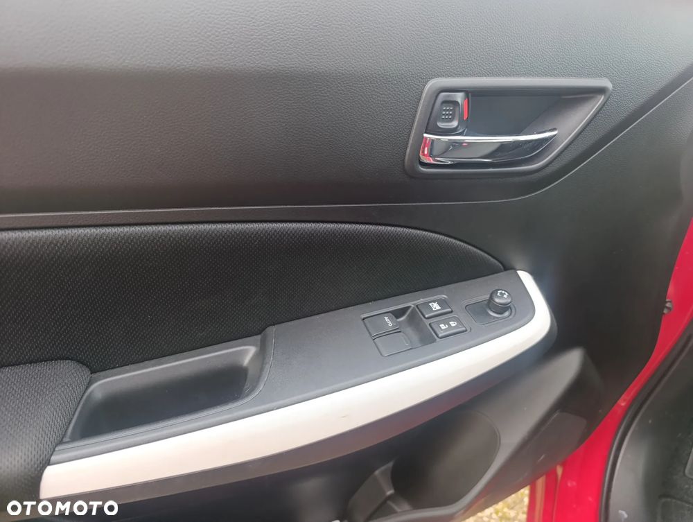 Suzuki Swift 1.2 Dualjet SHVS Premium Plus CVT - 11