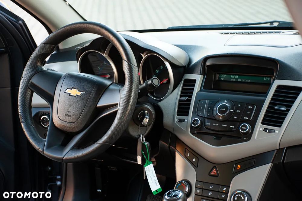 Chevrolet Cruze 1.6 - 18