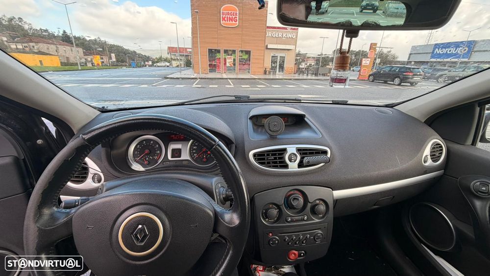 Renault Clio Sport Tourer - 11