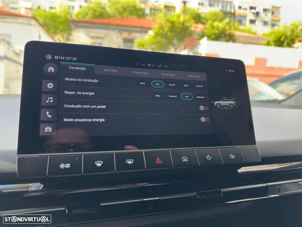 MG MG4 64 kWh Luxury - 17