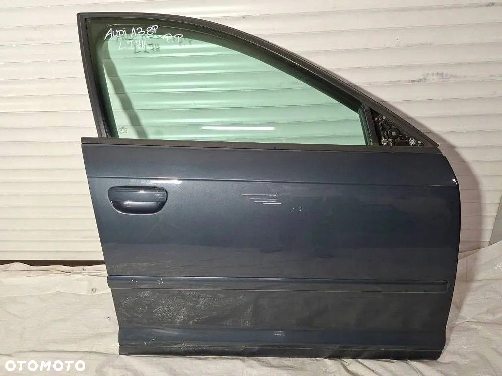 Audi A3 8P 2009 Drzwi prawe przednie tylnie przód prawy tył LZ7H fajny stan - 2