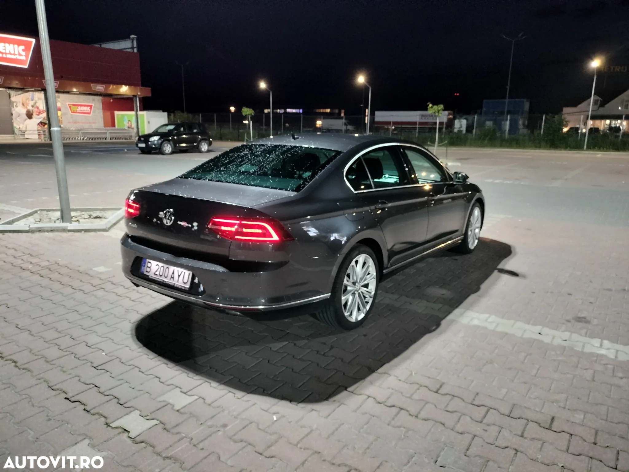 Volkswagen Passat 2.0 TDI DSG Highline - 17