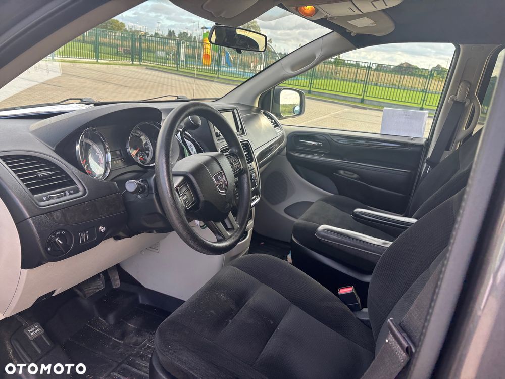 Dodge Grand Caravan - 15