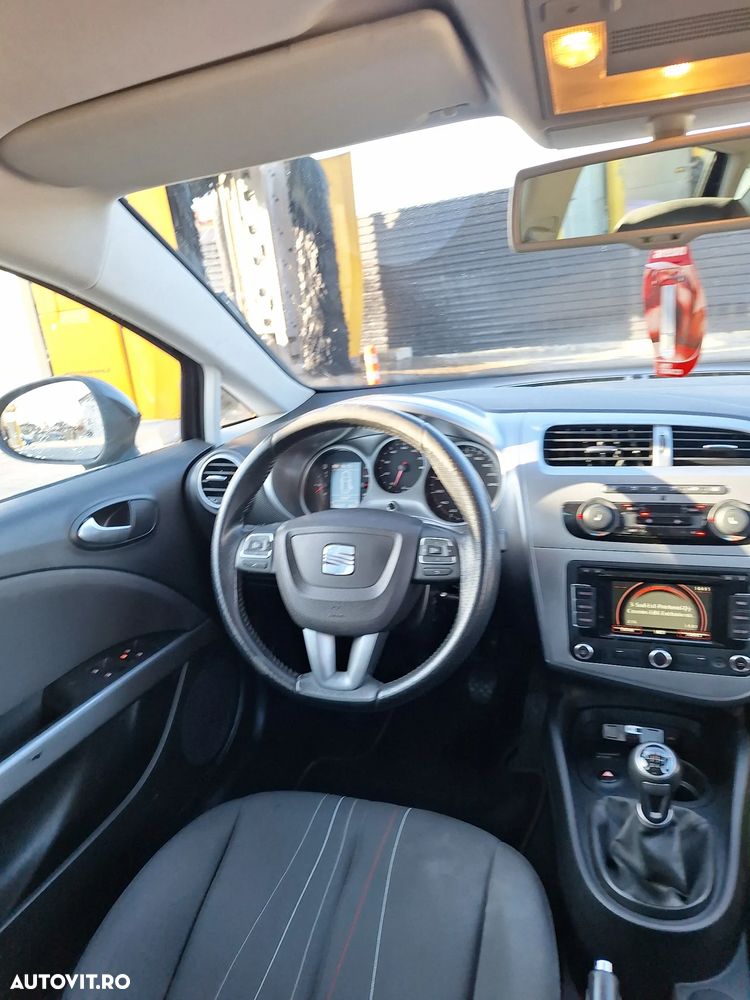 Seat Leon 2011 photo 5