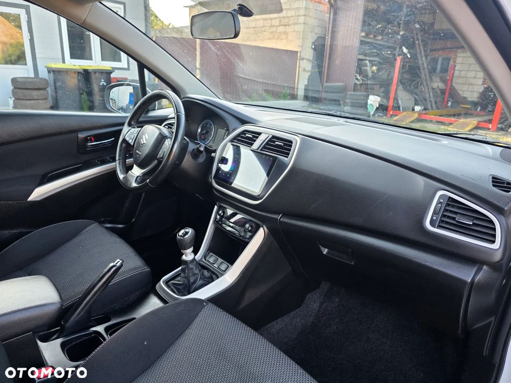 Suzuki SX4 S-Cross 1.6 DDiS 4x4 Comfort - 16