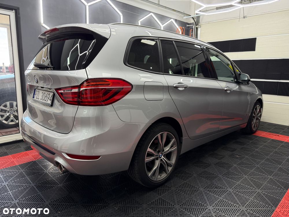 BMW Seria 2 220d xDrive Sport Line sport - 13