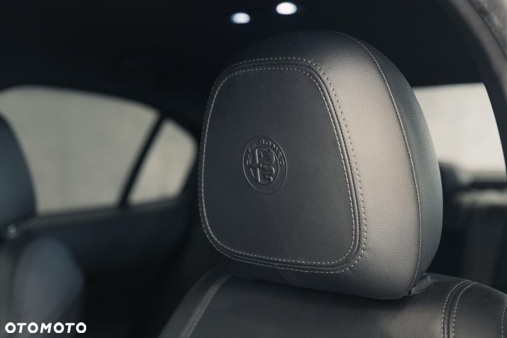 Alfa Romeo Giulia 2.0 Turbo Veloce Q4 - 33