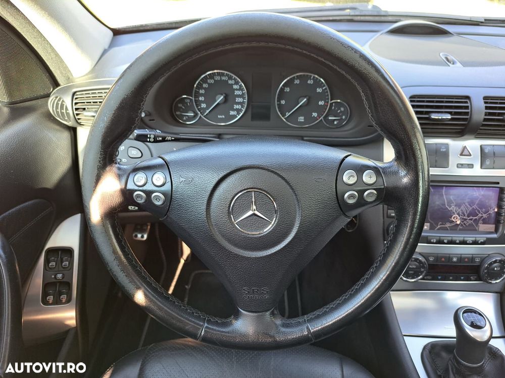 Mercedes-Benz C 2004 photo 5