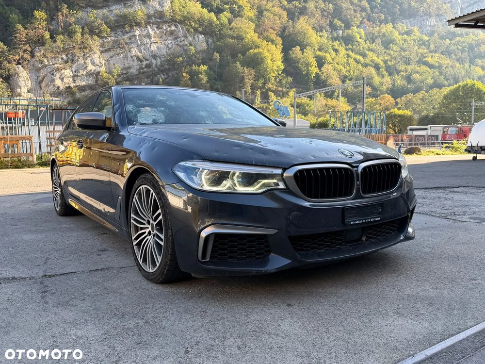 BMW Seria 5 M550i xDrive - 1