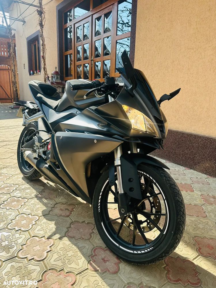 Yamaha YZF-R 125 - 5