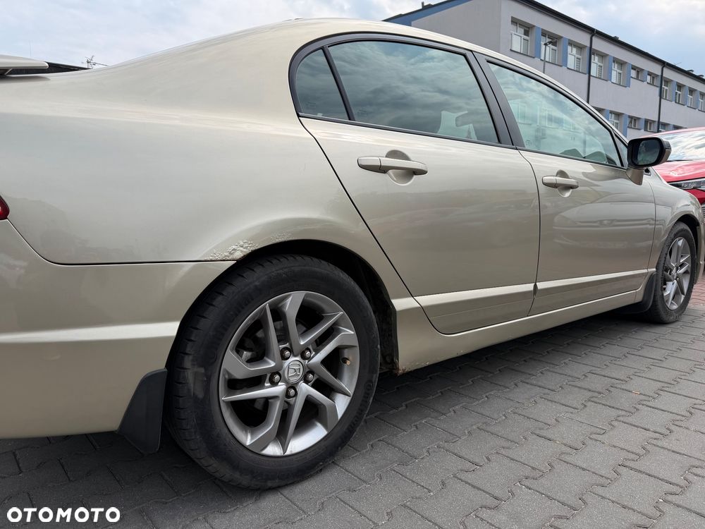 Honda Civic 1.8 Comfort - 13