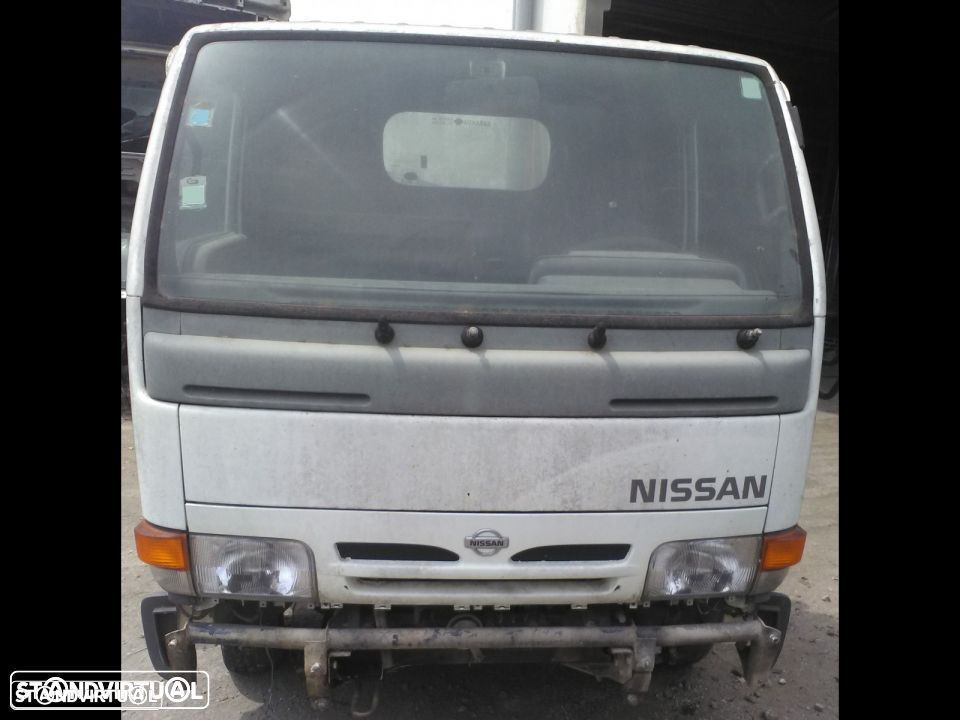 Peças Nissan Cabstar E110 de 2000 (Motor Danificado) - 3