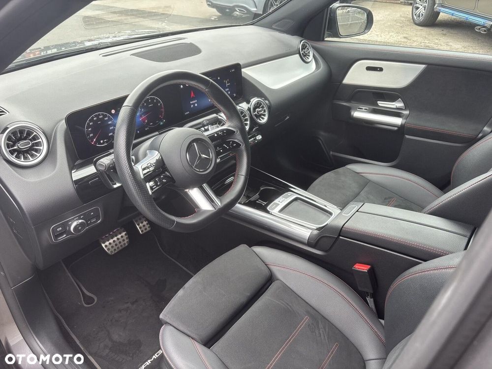 Mercedes-Benz GLA - 14